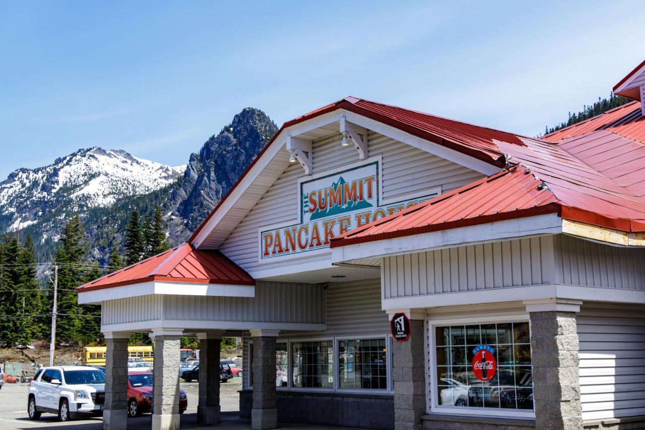 The Summit Inn Snoqualmie Pass Extérieur photo