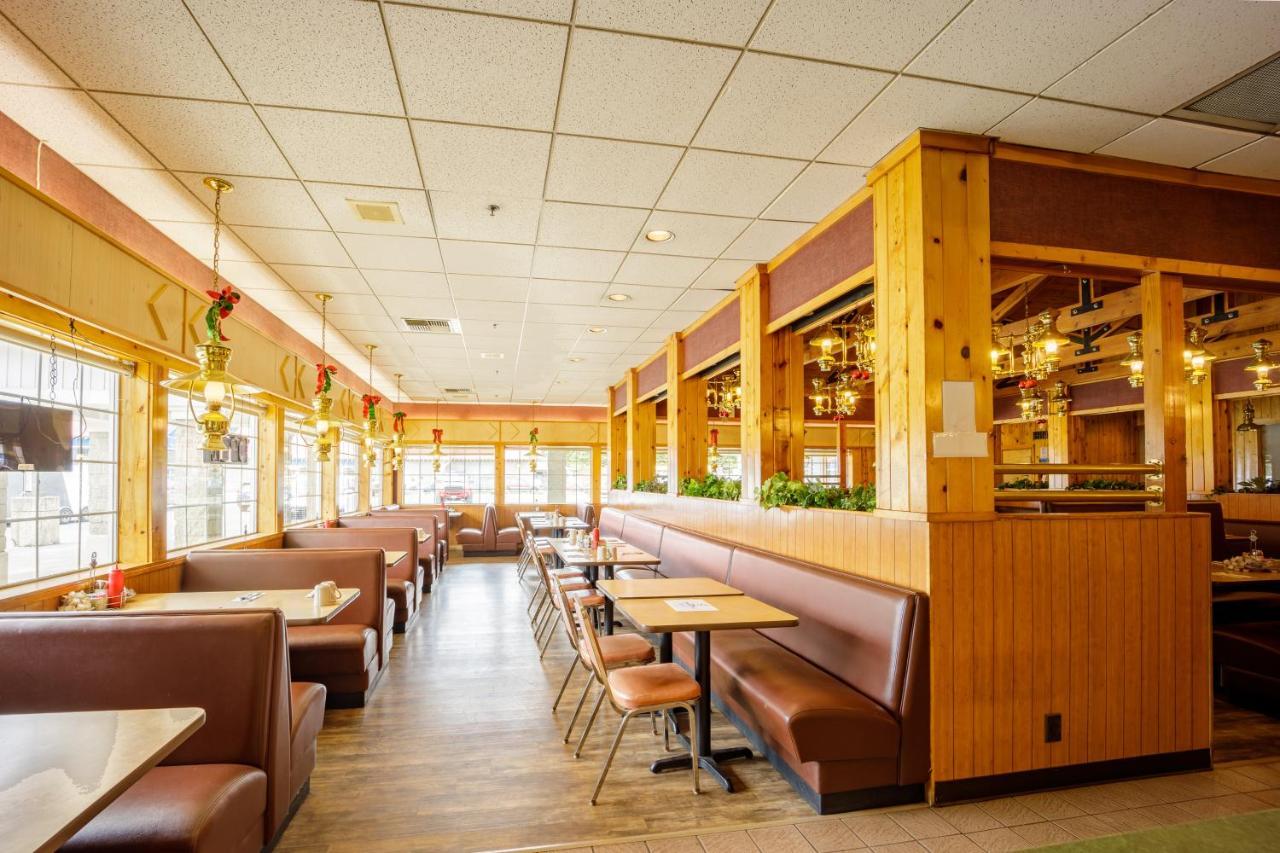 The Summit Inn Snoqualmie Pass Extérieur photo
